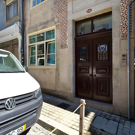 Blue Almada アパート ポルト